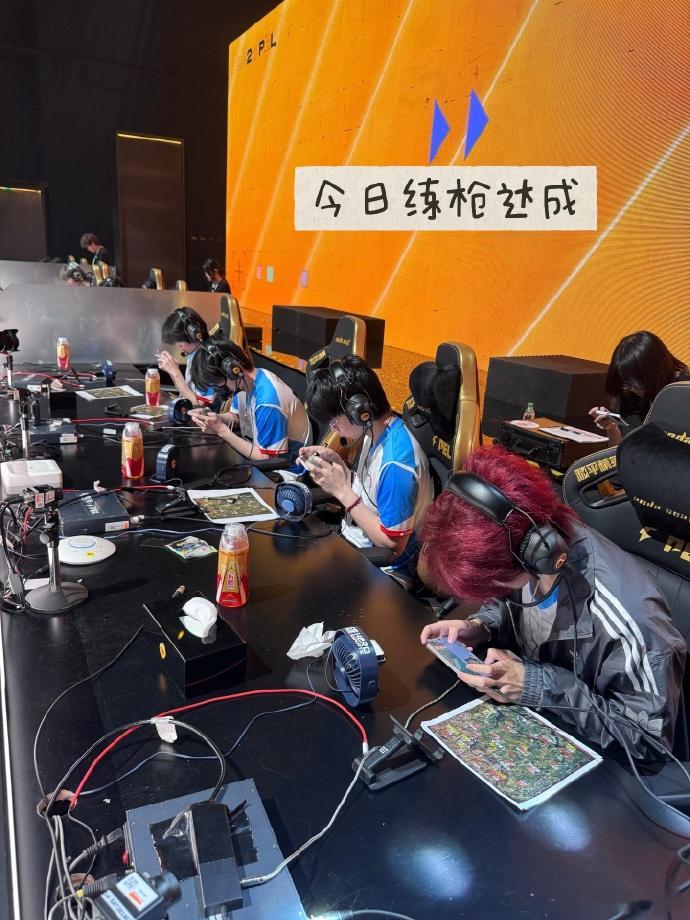 湖南TEC晋级夏决真的很难拒绝这样热血沸腾的画面，每个队伍每个队员们发挥出了自己
