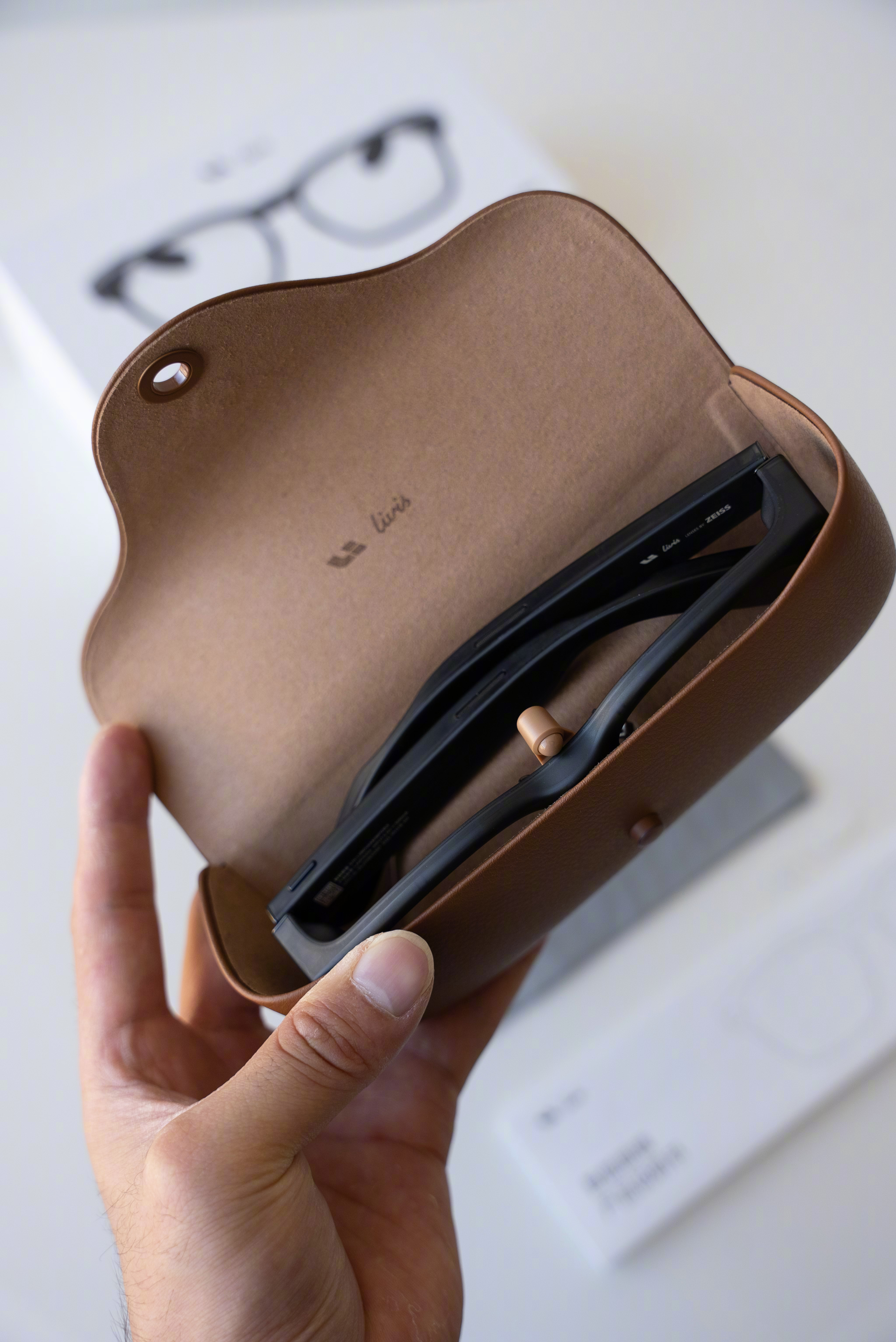 理想Livis智能眼镜用了几天，好坏都极致明显！可以说一句：它不完美，但非常理想