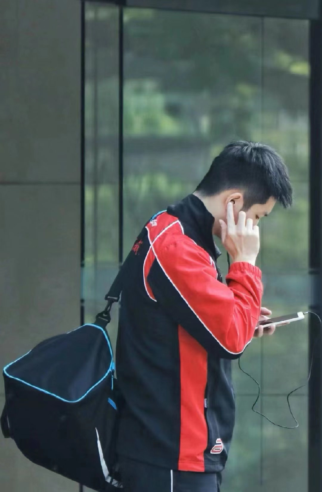 樊振东 你耳机听什么 能不能告诉我🎵