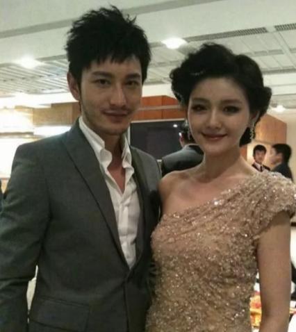 盛赞她的美貌？大S在减肥和美白方面，比较极端。
当年王晶在接受采访的时候就曾经表