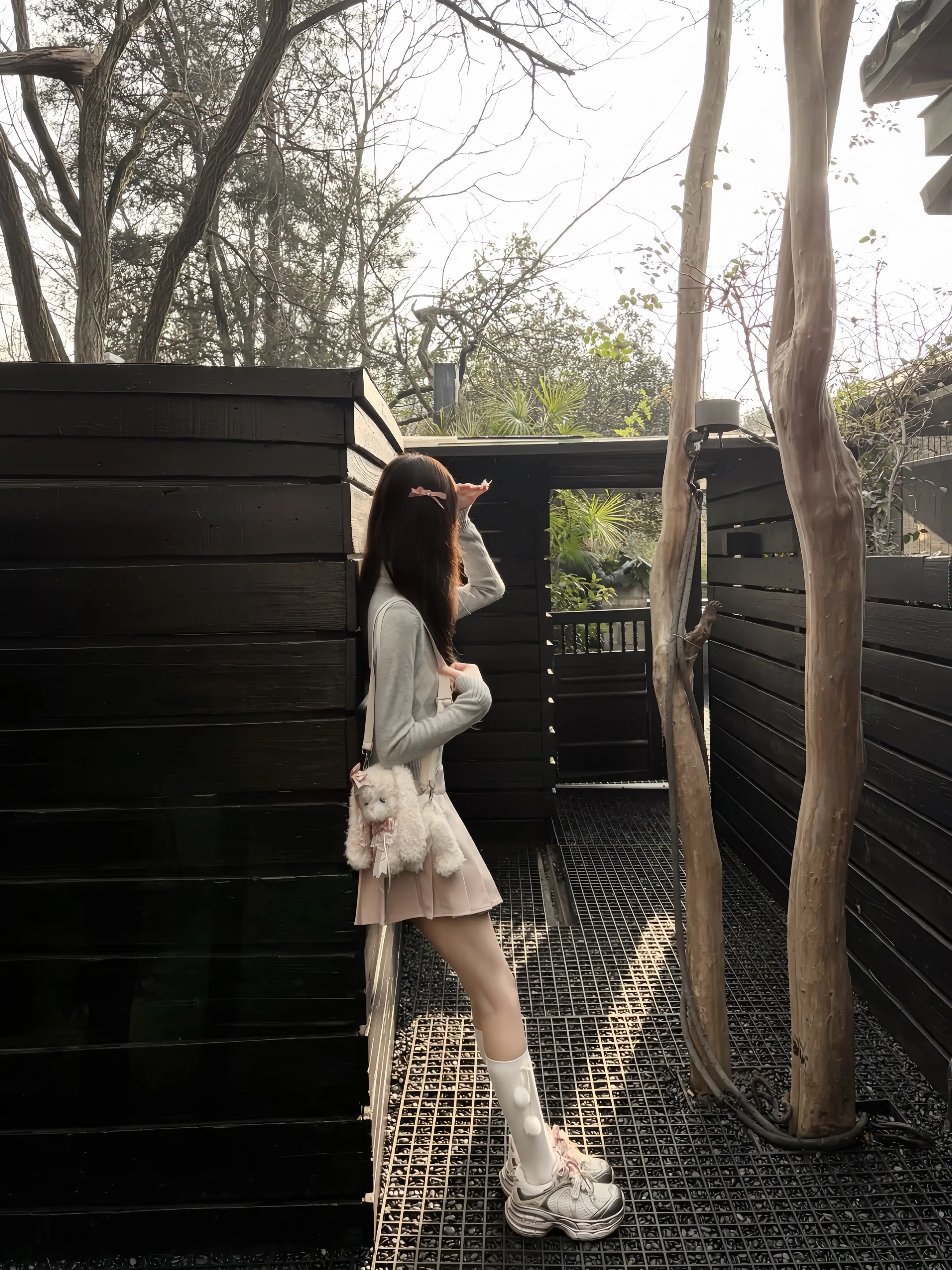 拥抱的时候我常常忘记幸福是件很危险的事