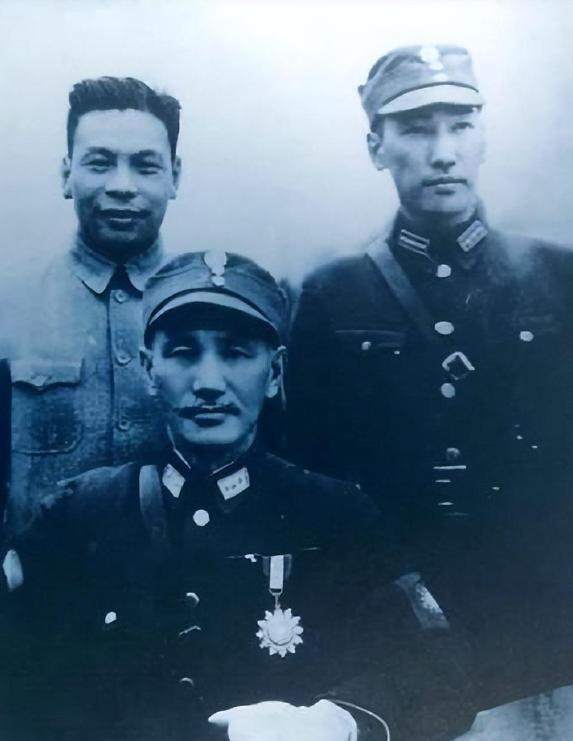 1997年，蒋纬国去世的消息轰动了全台湾，但是并不是因为他的死讯，而是因为他的遗