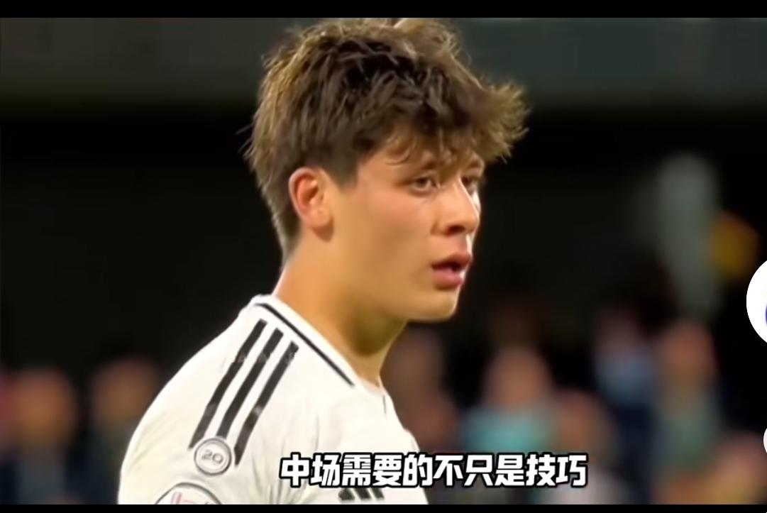 居莱尔，长的是真帅，也有才华，但就是打不了硬仗，缺点一大堆！
居莱尔，土耳其年轻