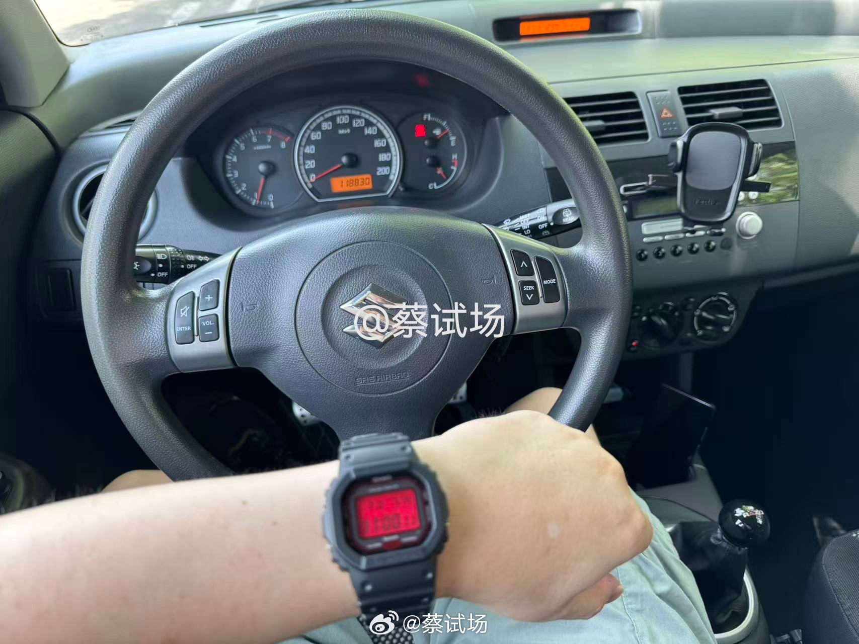 悲喜交加。雨燕开始第18年。车险2500多。别问，问就是浙b车险。 