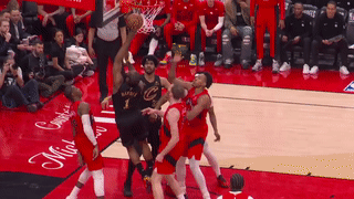NBA季后赛，东部首轮G6骑士在客场加时110-112惜败猛龙，总比分被改写为3
