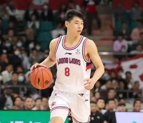 崔永熙被打回原型了啊！

一直以来大家都说崔永熙天赋很高，在常规赛的表现很好！
