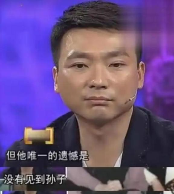 2000年结婚后，身为独子的康辉坚持当丁克。母亲哀求：“给我们生个孙子吧！”康辉