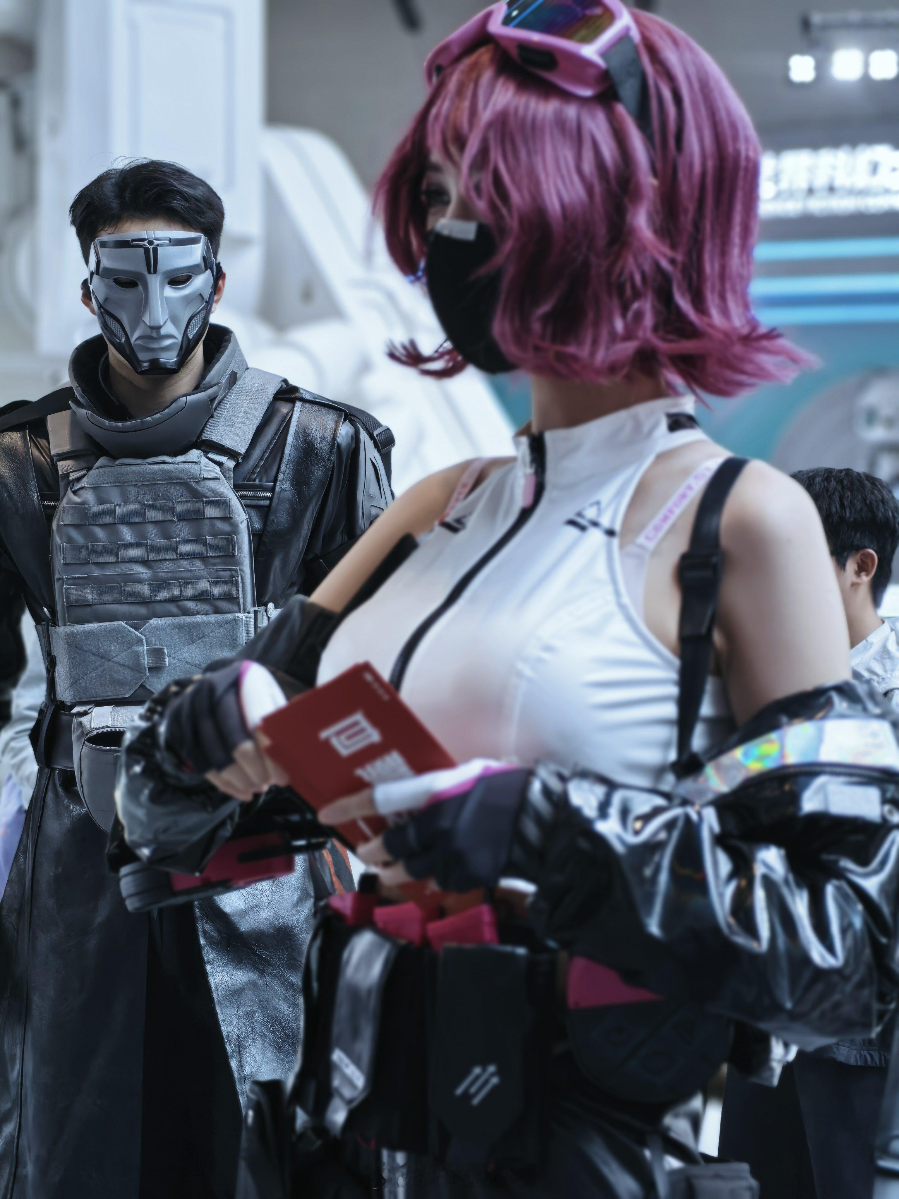 荣耀打洲本 来看荣耀WIN笔记本发布会看我现场拍的小哥哥姐姐们这个个头真高啊～荣