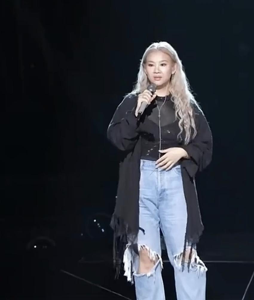 郑欣宜产子后状态加.