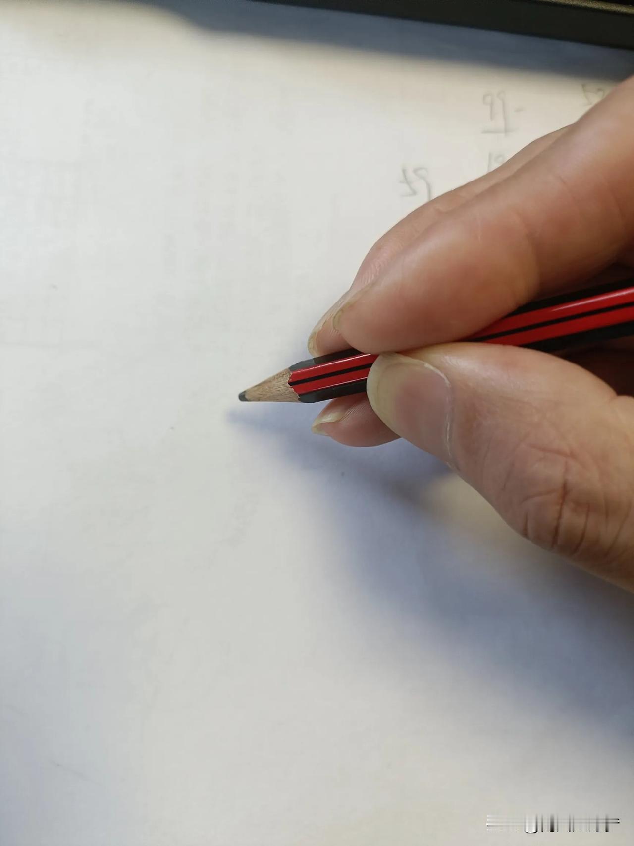 有什么好的方向改变孩子握笔方式吗？

聊聊孩子教育 如何保持正确的写字姿势 初学