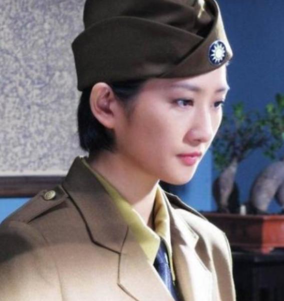 1941年夏天，24岁的余叔恒突然离开中国，远赴美国求学。一封封密电：戴笠不仅托