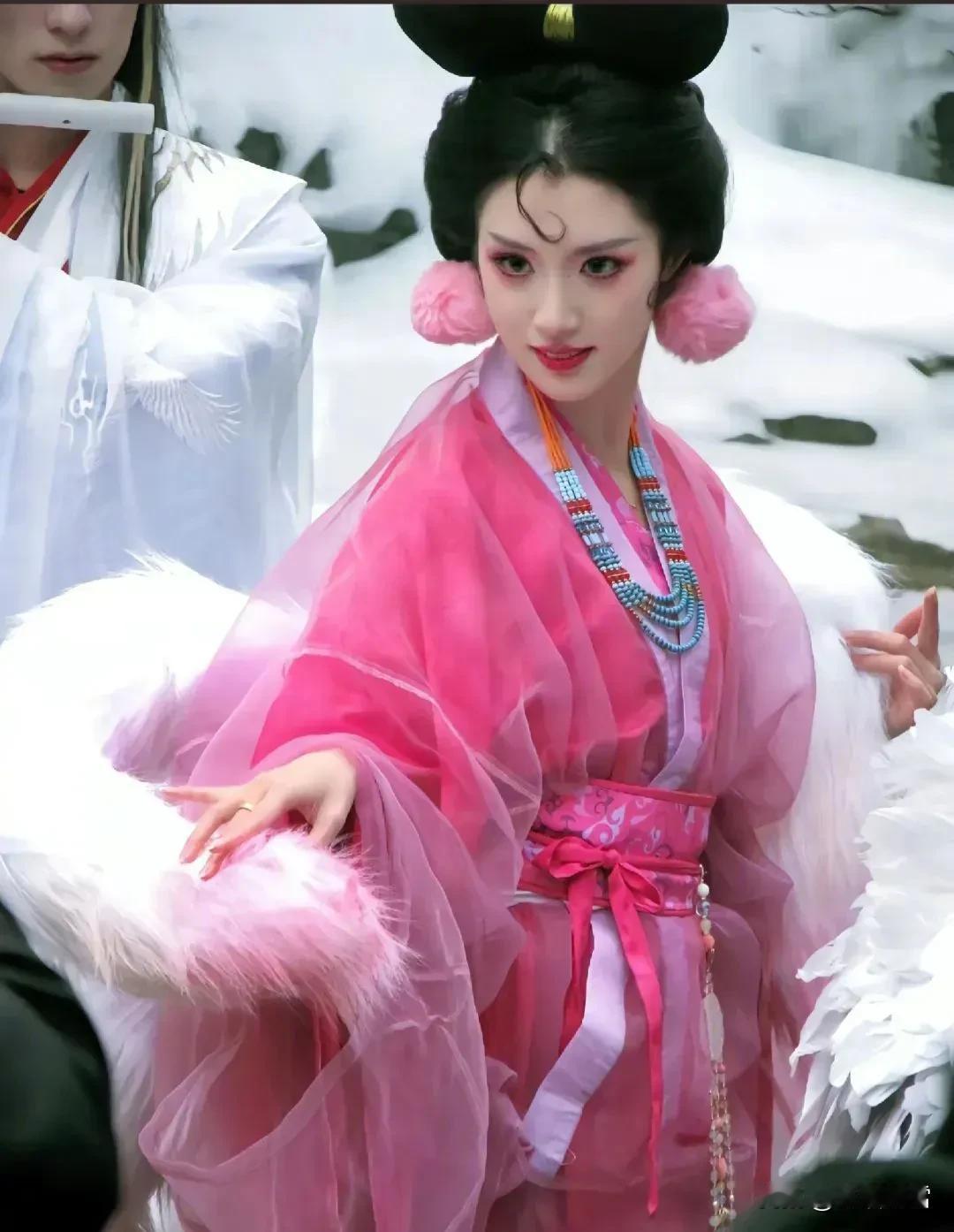 #人民网批妲己营销：别为流量无底线#人红是非多，见不得别人的好，在这种严寒的天气