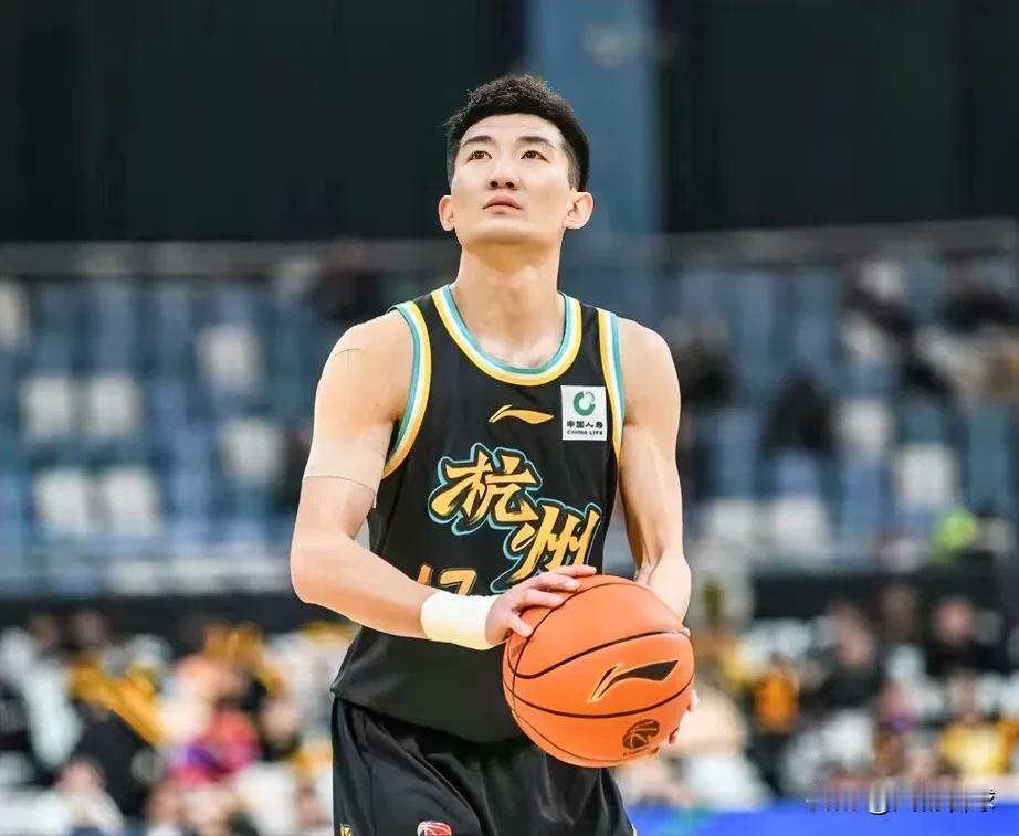 太丢人了！广厦竟然81-93不敌浙江，看看数据谁该来背锅！
胡金秋：15中7，拿