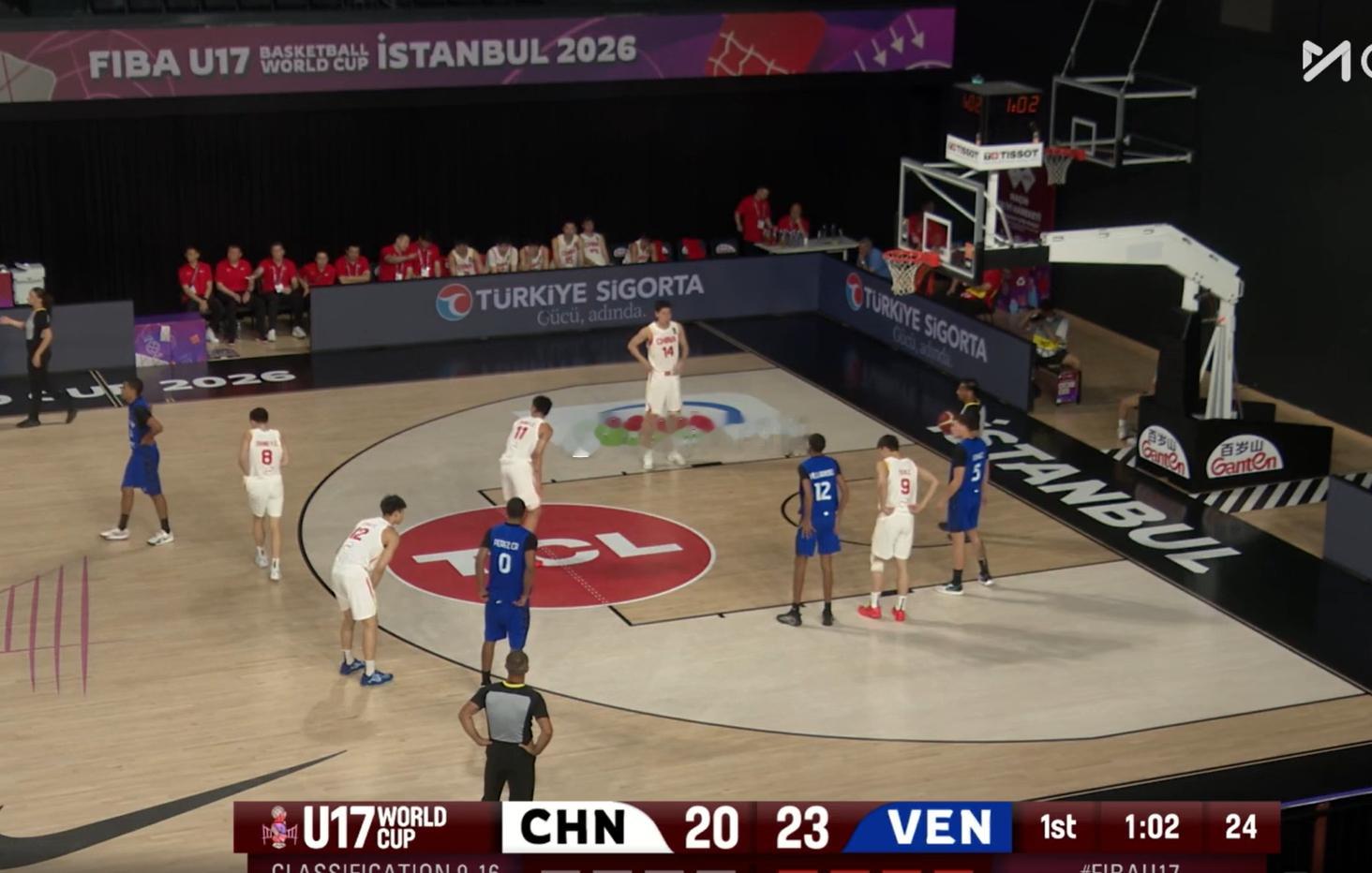 U17那边，第一节打到剩1分钟，国青竟然一次犯规都没有，委内瑞拉5次犯满了。中国