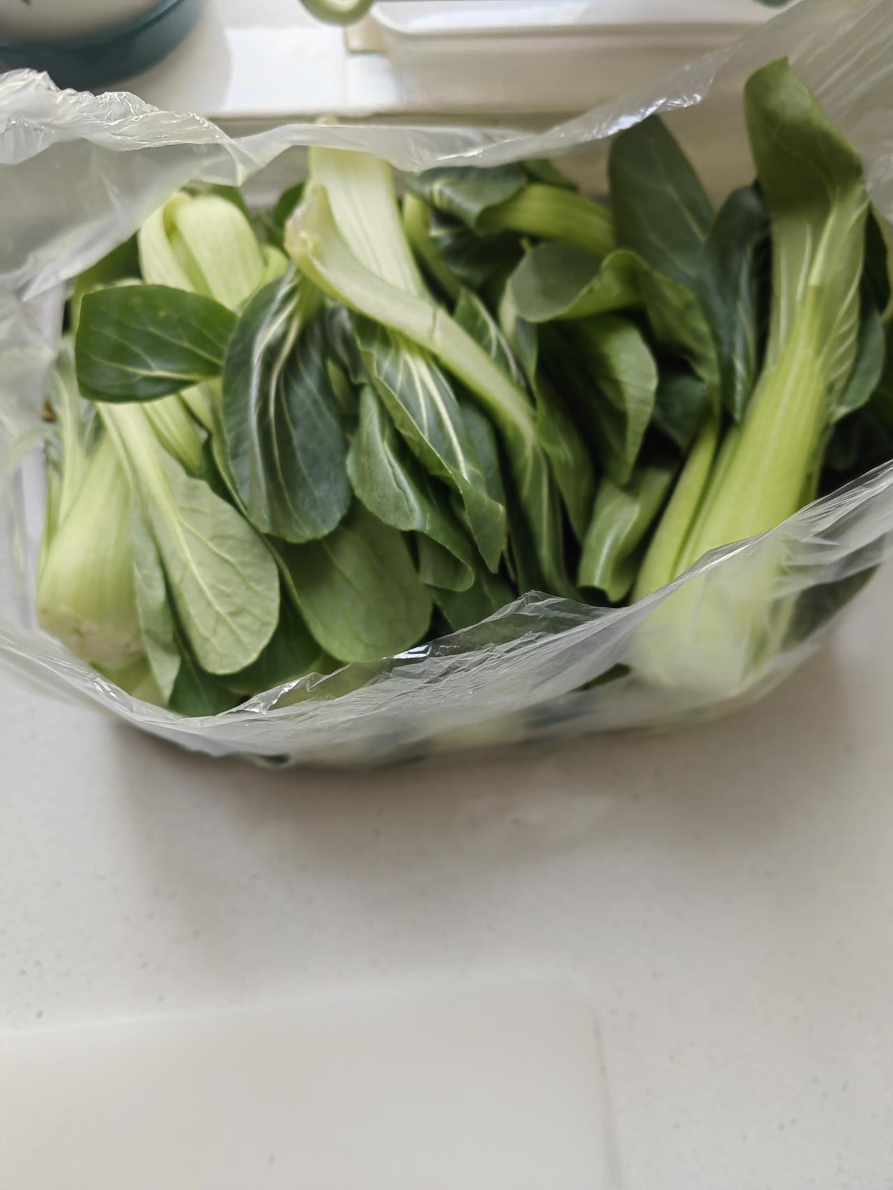 老公喊我过去跟他一块做午饭，我说他怎么那么烦人，离开我就活不了？

他竟然觍着脸