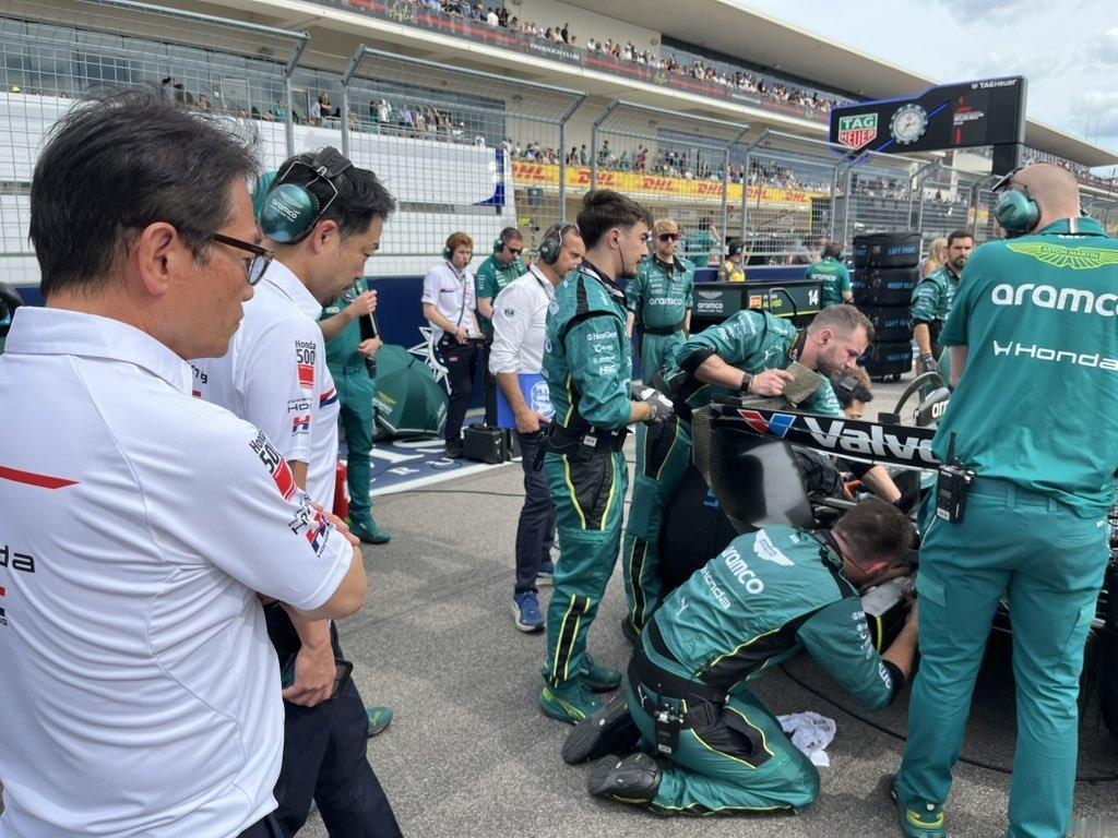 F1[超话]2026F1美国大奖赛 阿隆索在排位赛期间和正赛之前均遭遇了燃油泄漏