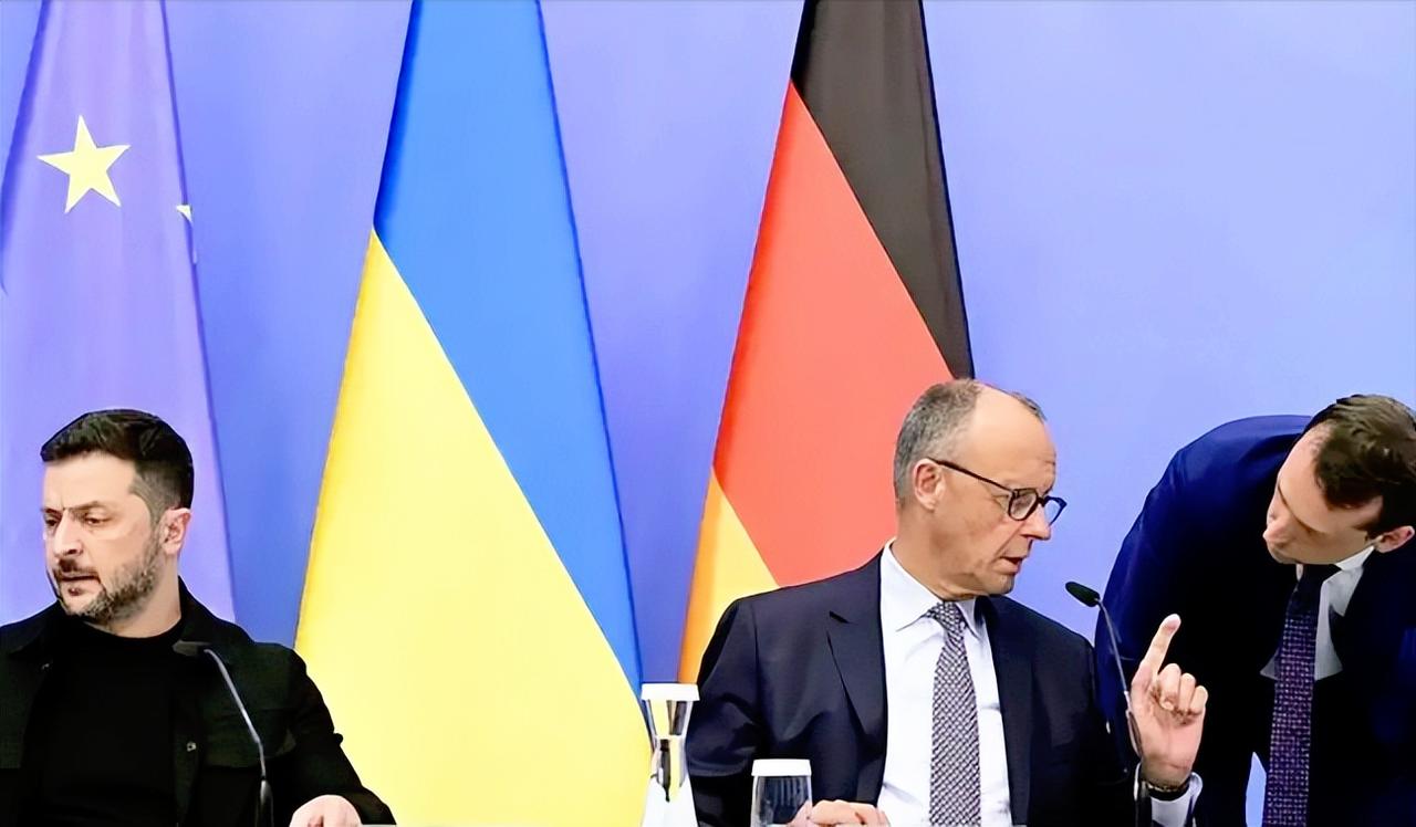 欧洲政坛快乱成一锅粥，可德国总理默茨硬是出圈了，力挺乌克兰绝不松口，面对俄罗斯腰