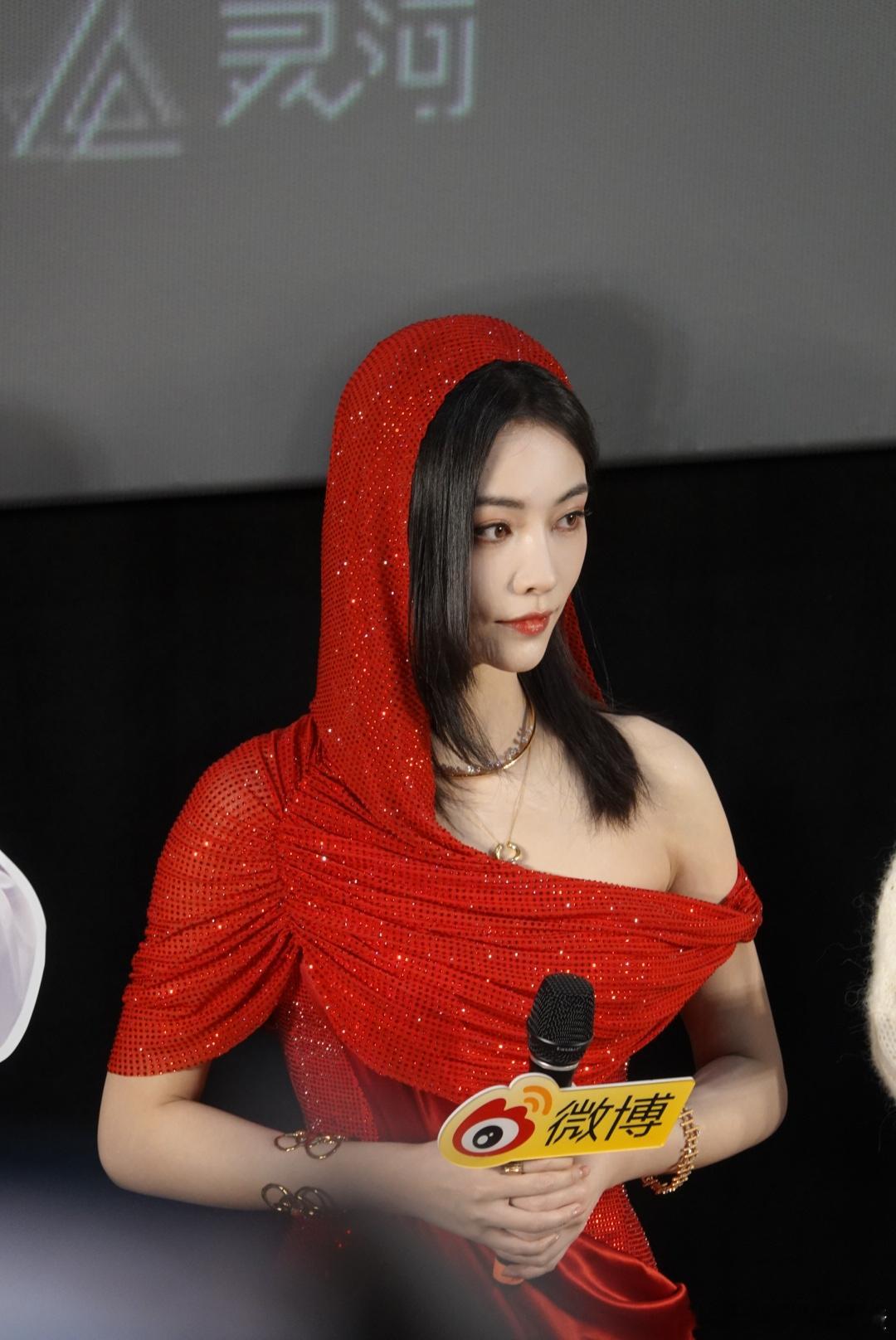 许佳琪、孔雪儿生图来啦！两位the9成员一起演了一部剧，是谁梦回了！ 