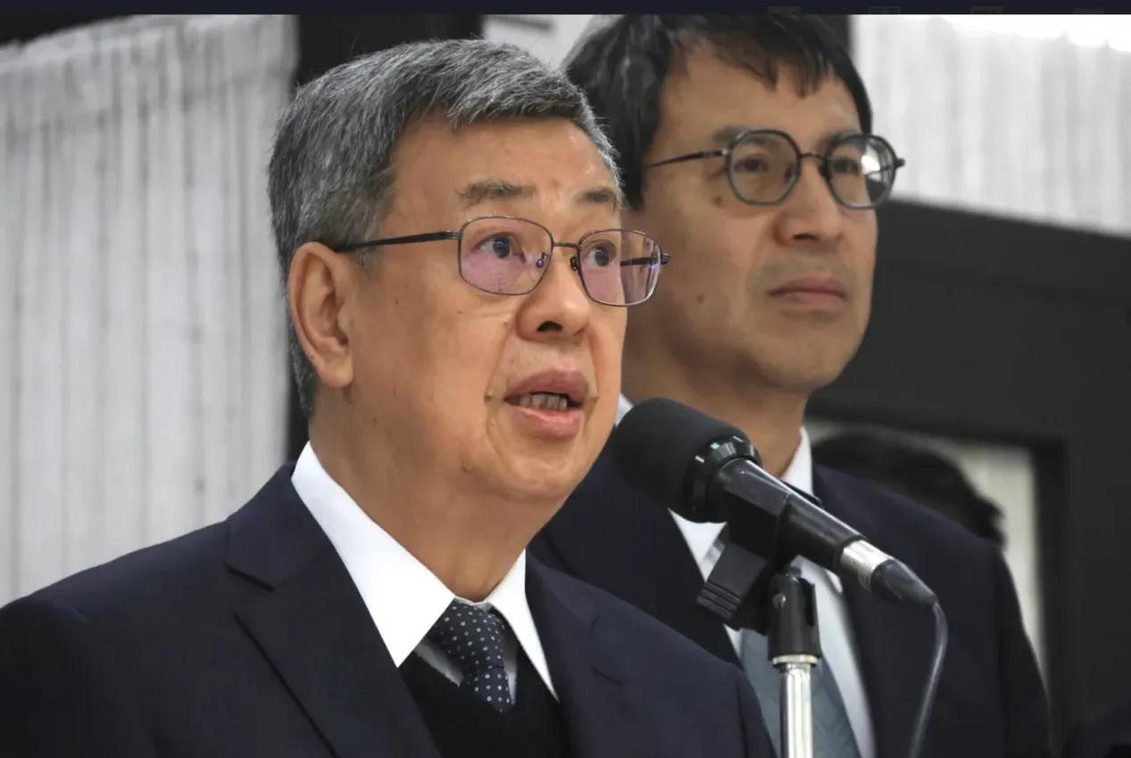 陈建仁炫耀自己的“政绩斐然”，郭正亮怒呛：他根本不懂经济

近一段时间，台“财经