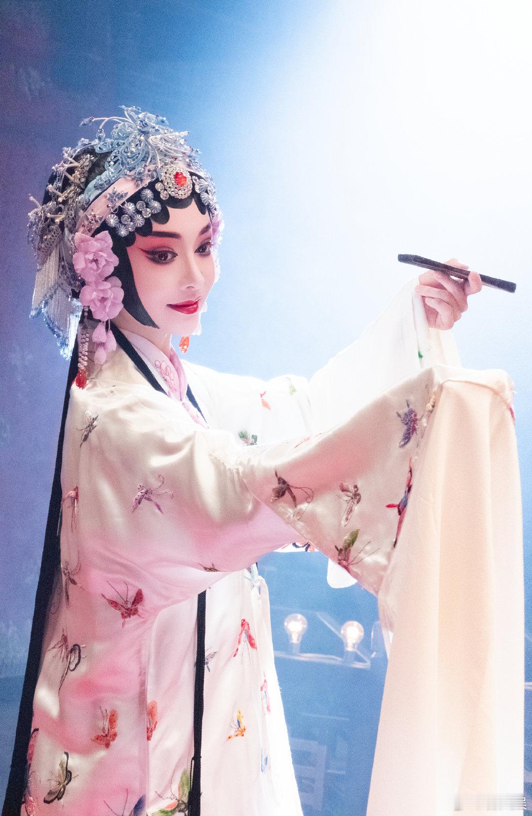 周洁琼一颦一笑完全是民国古典美女玉簟秋里的周洁琼有多美玉簟秋里的周洁琼有多美，一