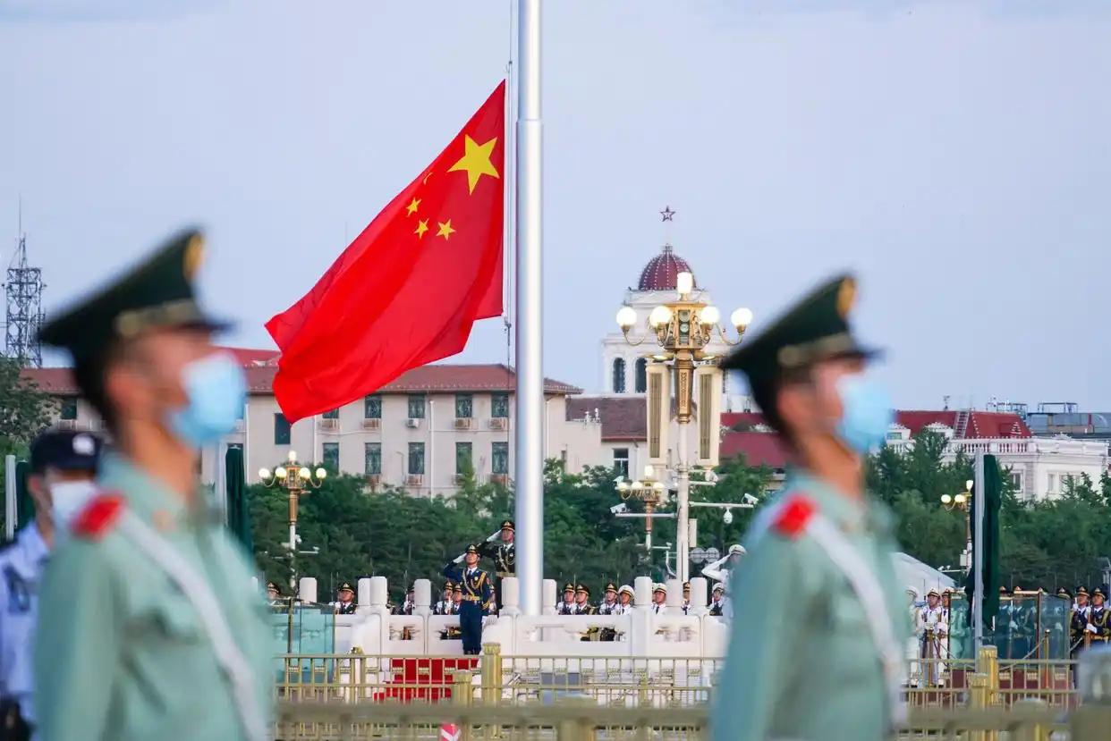 “太震撼了！”这次阅兵装备数量型号有100多种，很大一部分都是首次亮相的现役装备