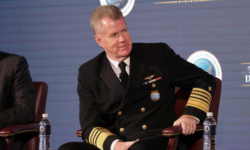 美国最近在台海问题上连出三招，一招比一招露骨。从3月底议员窜台催缴“保护费”，到