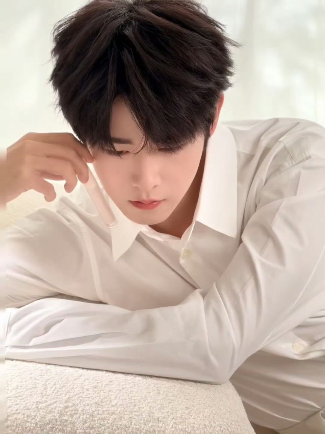 就这个感觉！田嘉瑞白衬衣的神啊，微微一动