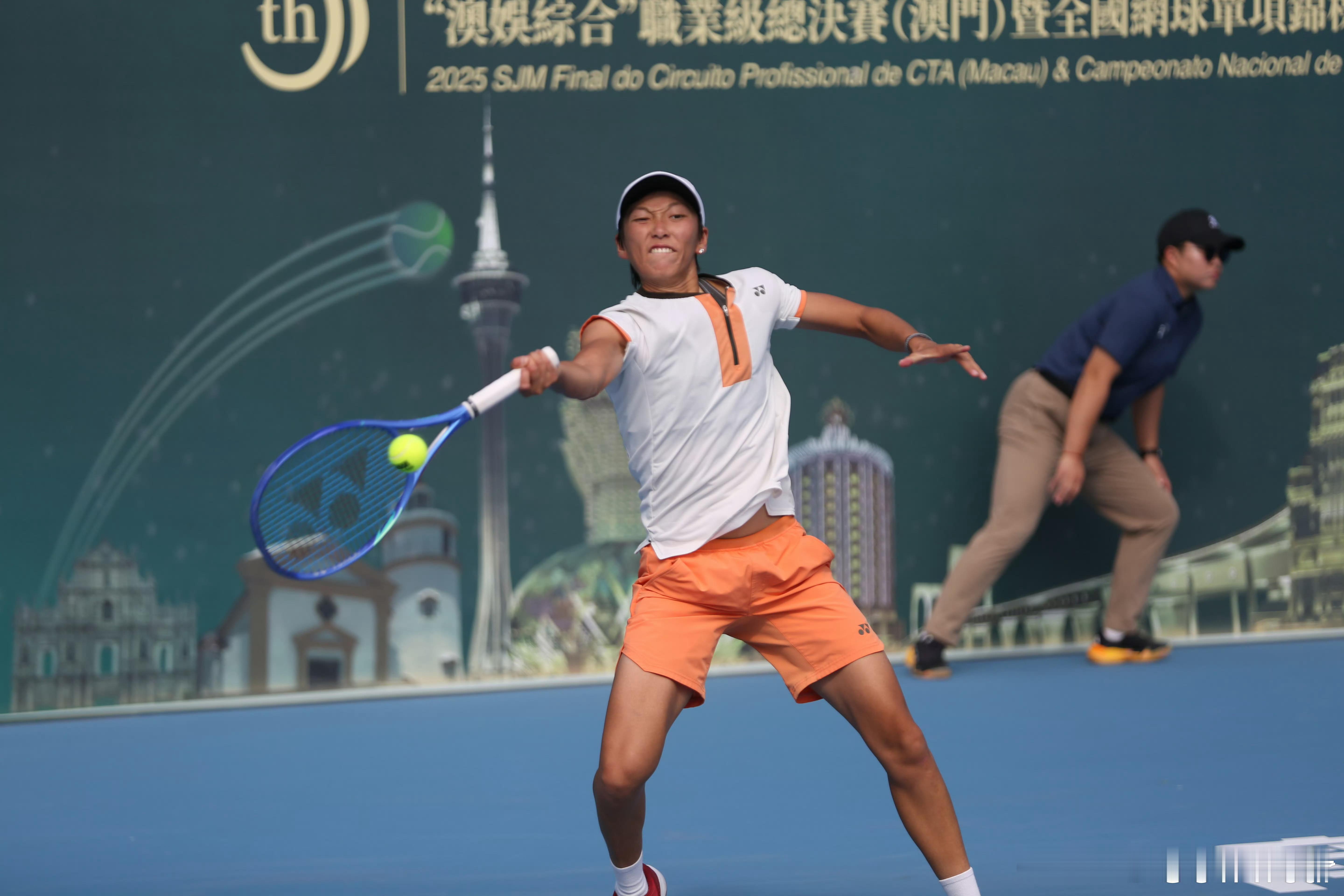 🔵全国网球锦标赛女单决赛✅🇨🇳尤晓迪6-1/4-6/7-5战胜🇨🇳施晗