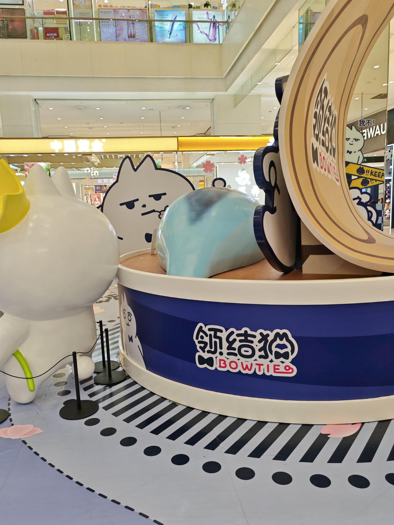 五一假期去群光广场吃自助餐，拿号排队时去对面银泰创意城转了转，体验超棒！一出地铁