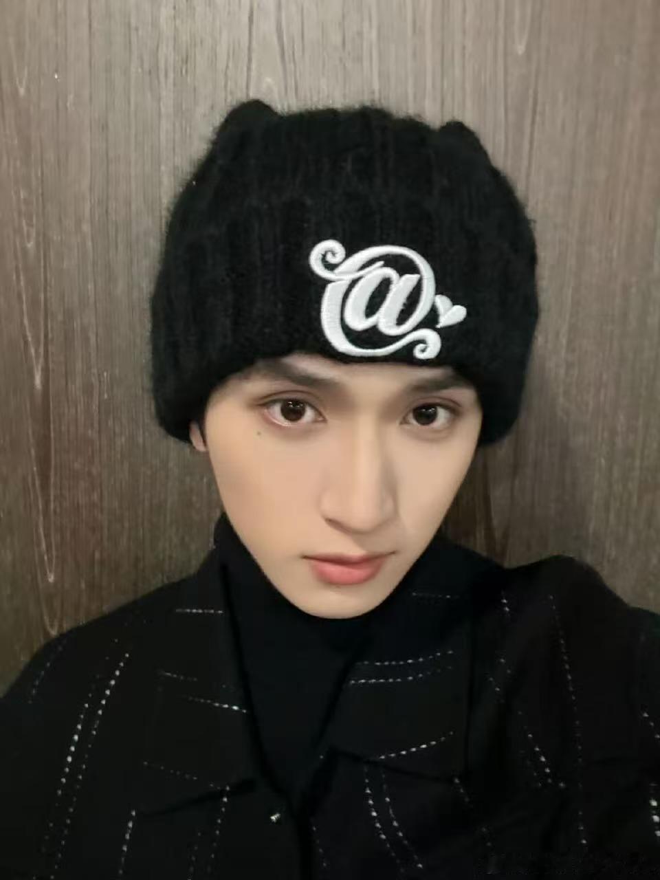 严浩翔小猫本体品牌认领严浩翔品牌认领严浩翔，哇，