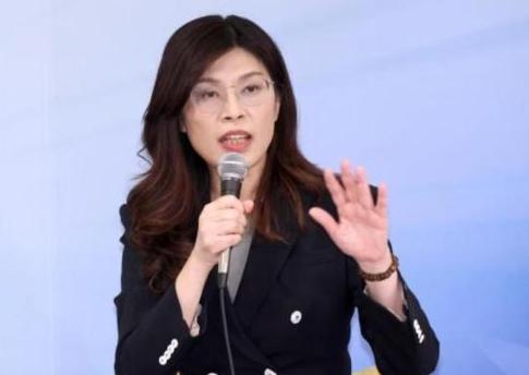 郑丽文曾公开喊话大陆：请大陆的一些朋友不要对台湾喊打喊杀。

郑丽文说，台湾被清