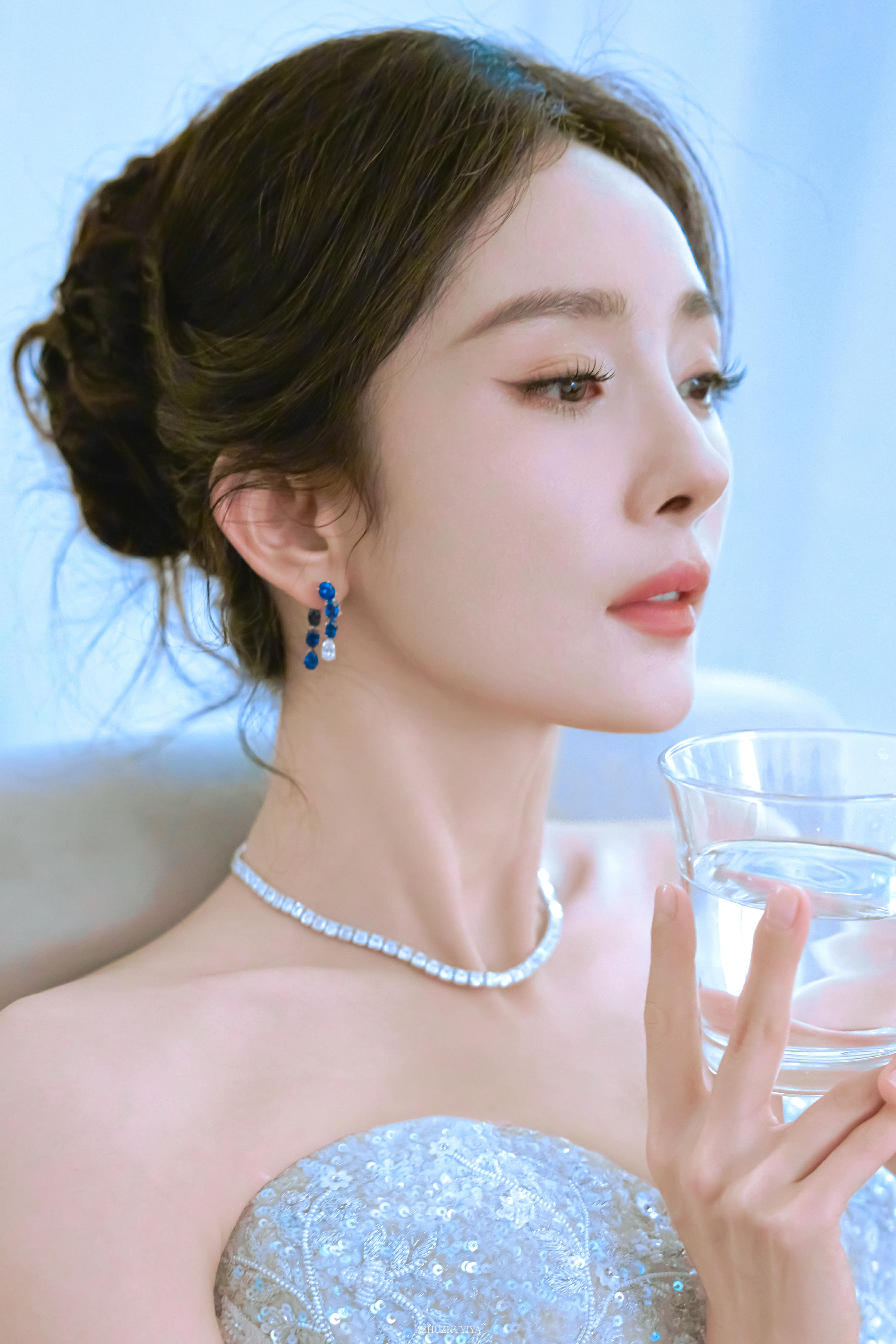 #杨幂[超话]#𝓢𝓱𝓪𝓷 𝓨𝓮 𝓲𝓼 𝓫𝓻𝓲𝓵𝓵𝓲?