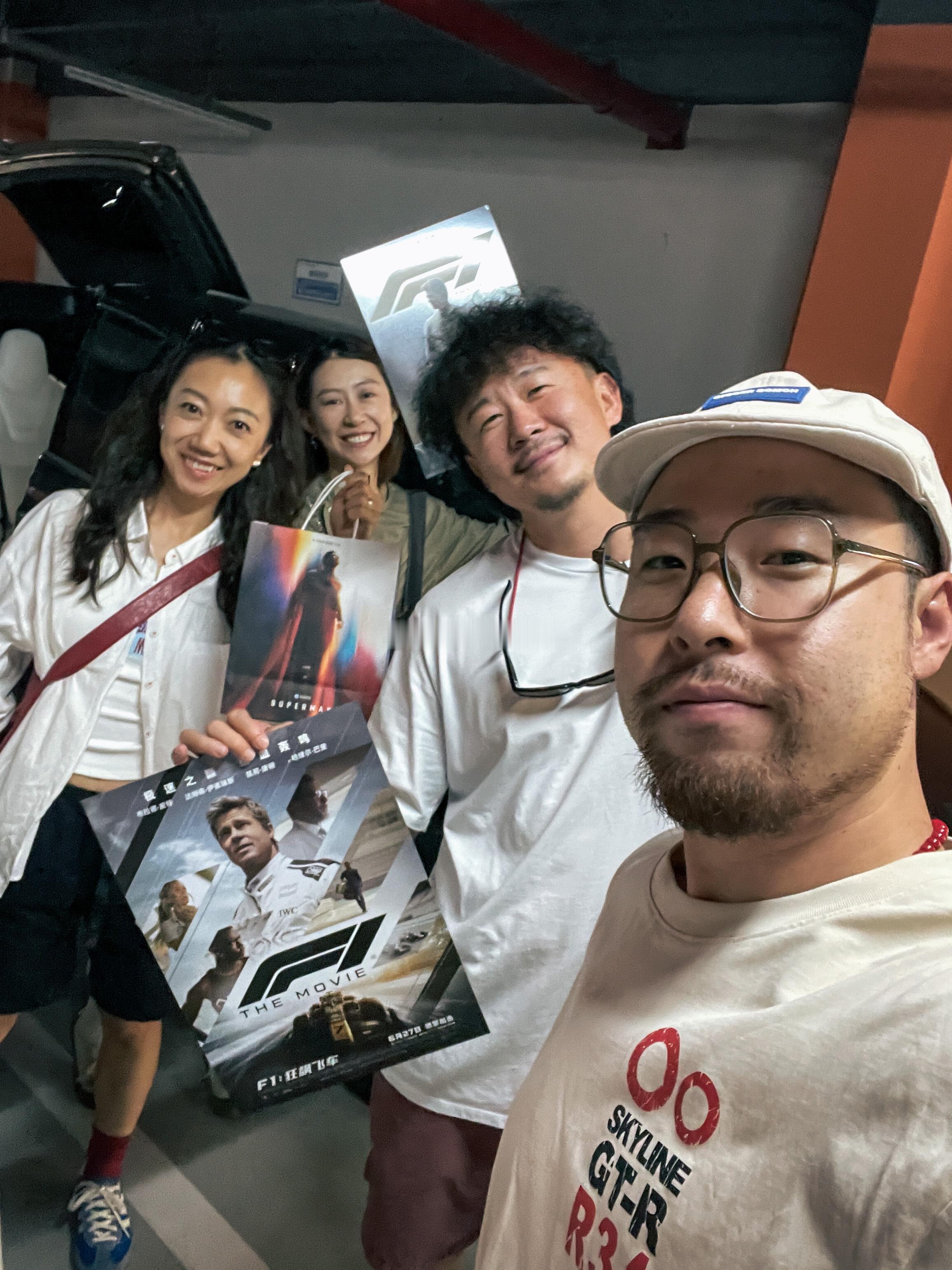 看完《F1 狂飙飞车》的后遗症，立刻想跑卡丁车必须缠斗！和轮对轮！这电影还没看的