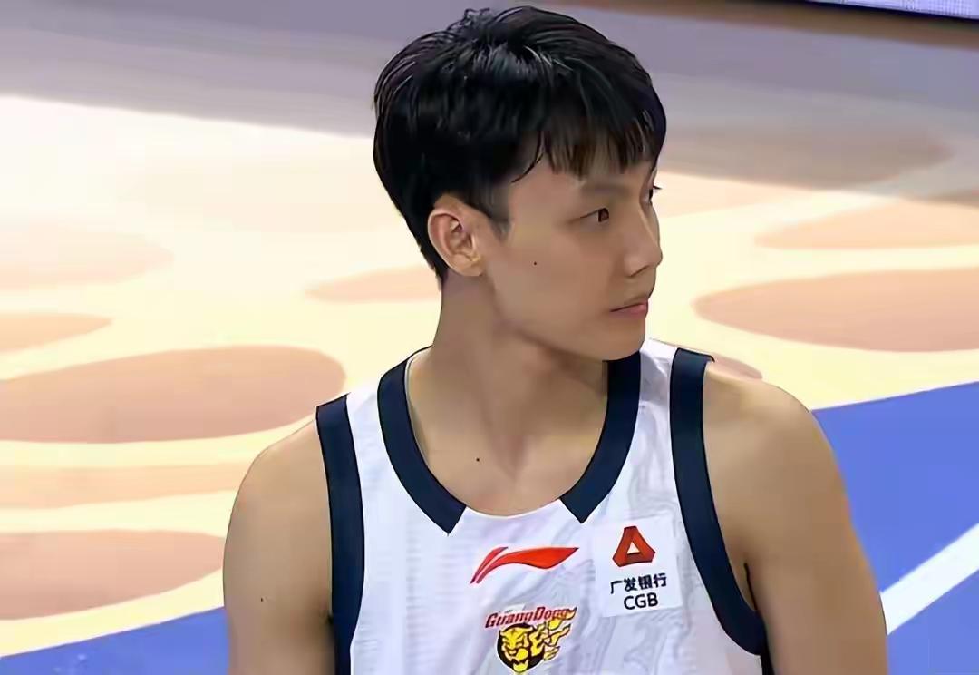 2026最想实现的一件事世界和平……嗯，好吧，财务自由，健康，广东队再夺cba总