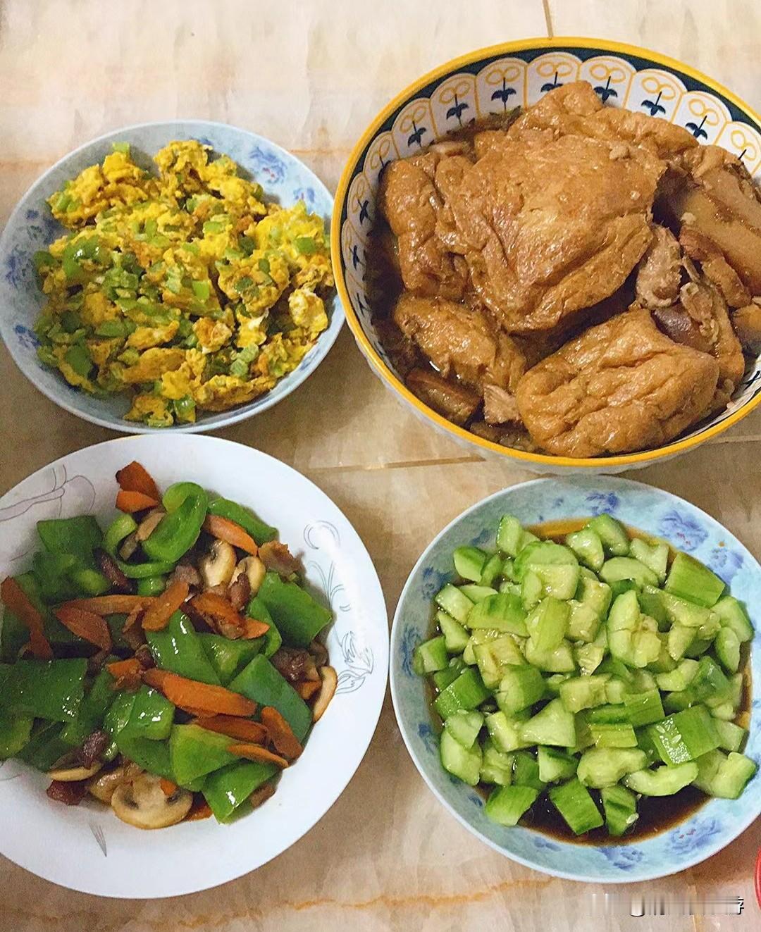 我的年夜饭做好了，大家觉得在年夜饭中属于什么水平？