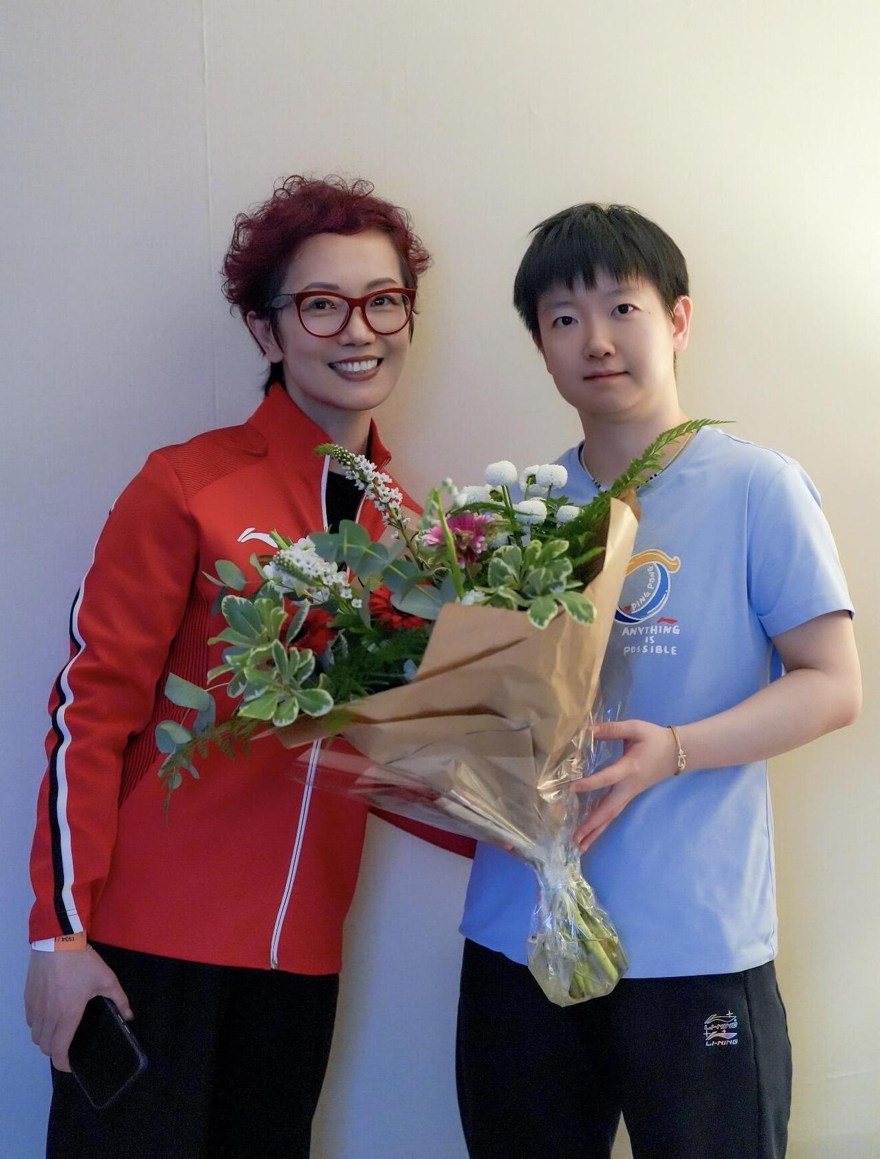 莎莎一句“哥哥”全网刷屏，这份独特魅力藏不住
 
WTT美国大满贯混双赛后采访，