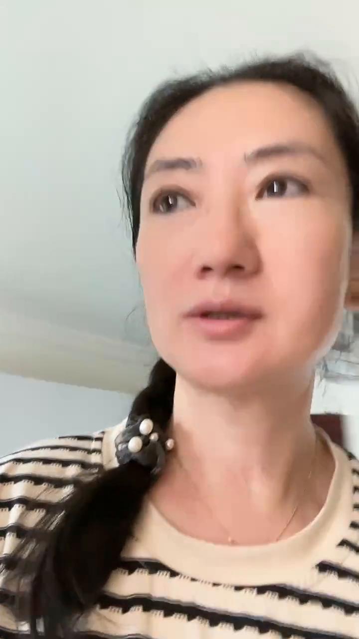 又回来了，这就是折腾，折腾的过来，折腾过去，这咋的了？就像咽炎似的，眼睛还是有点