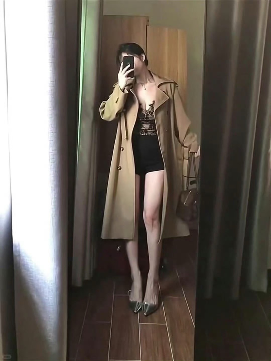 衣服太多也是一种烦恼，好多都闲置了｡°(°¯᷄◠¯᷅°)°｡   