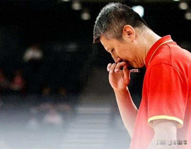 中国男篮70-79负伊朗无缘铜牌！崔永熙沉默，主帅被指失控引众怒