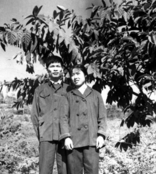 1970年，19岁北京知青摔断手臂，跑到县城买药。可药钱差1角，他恳请营业员帮忙