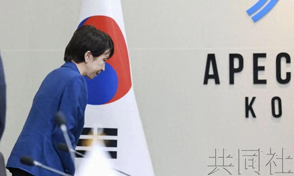 看来这日本本地人已经是动手了。
这在近日，在日本的本地，多名在日旅客也是在日本遭