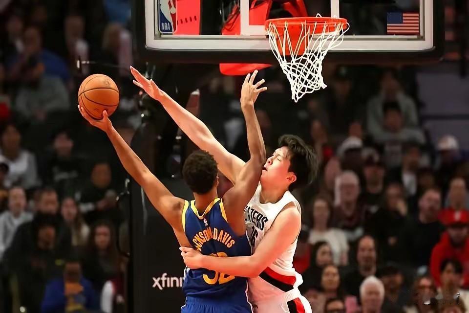 开拓者对杨瀚森的培养计划，真让人看不懂！开拓者刚刚宣布把杨瀚森下放到发展联盟不到