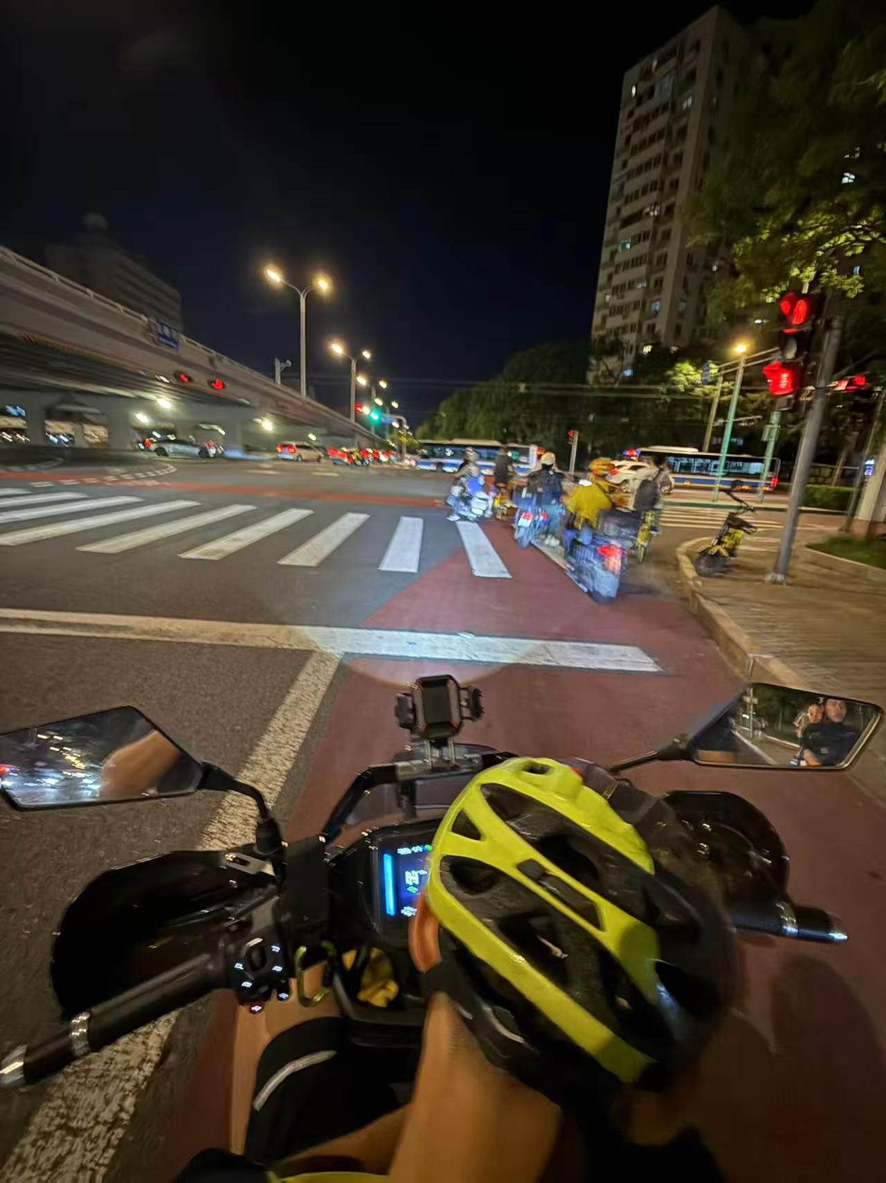 干什么都一个人的话 会不会太自由了。