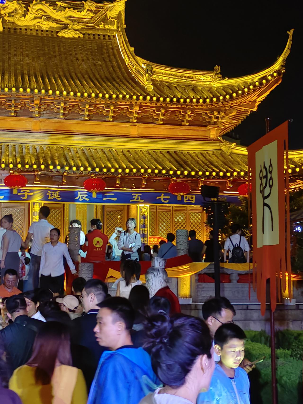 五一不必跟风出游，四种最佳的度假方式：
五一假期将至，满屏都是出游攻略，可高速拥