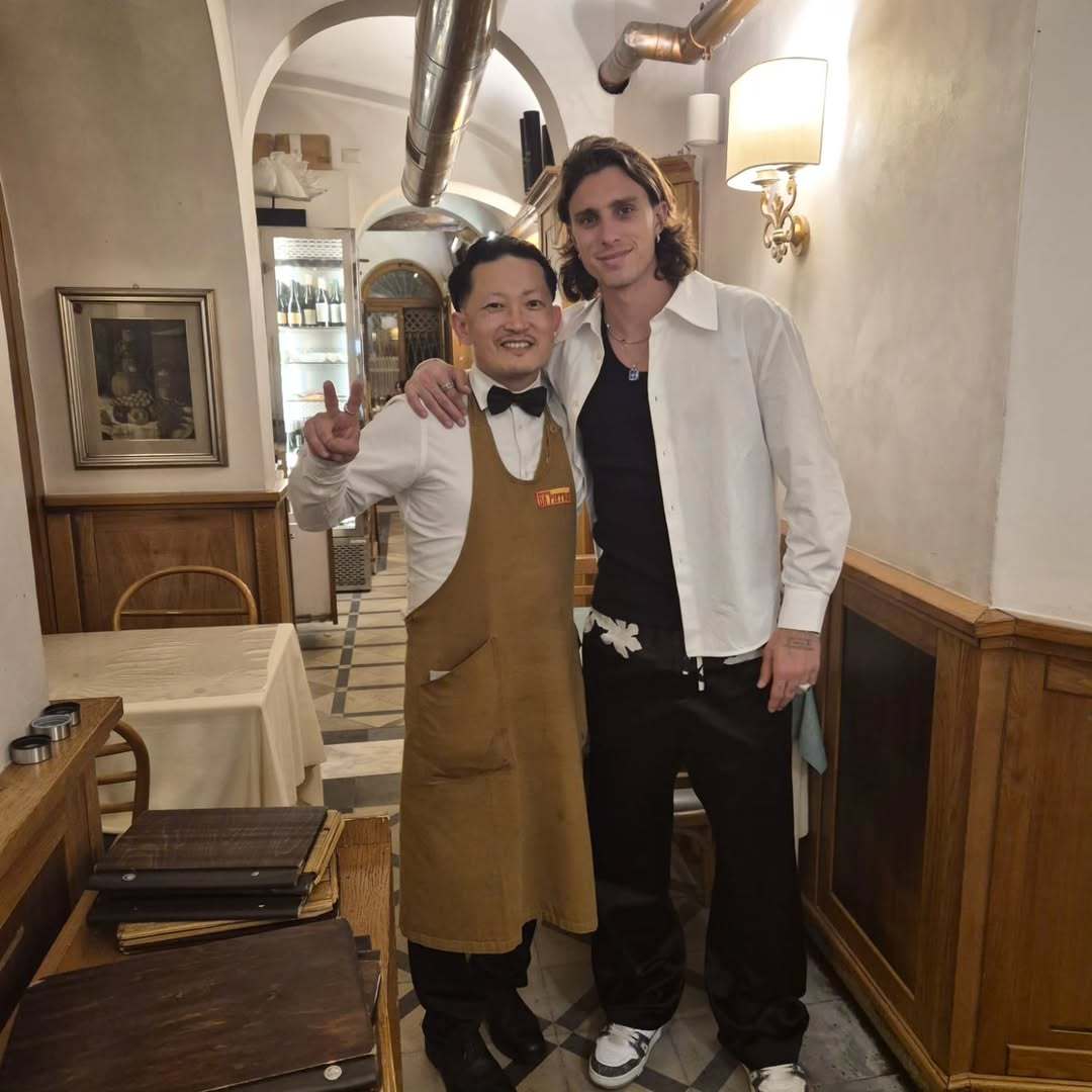 卡拉菲奥里刚回罗马就去了Hostaria Da Pietro…这家店也算是罗马球