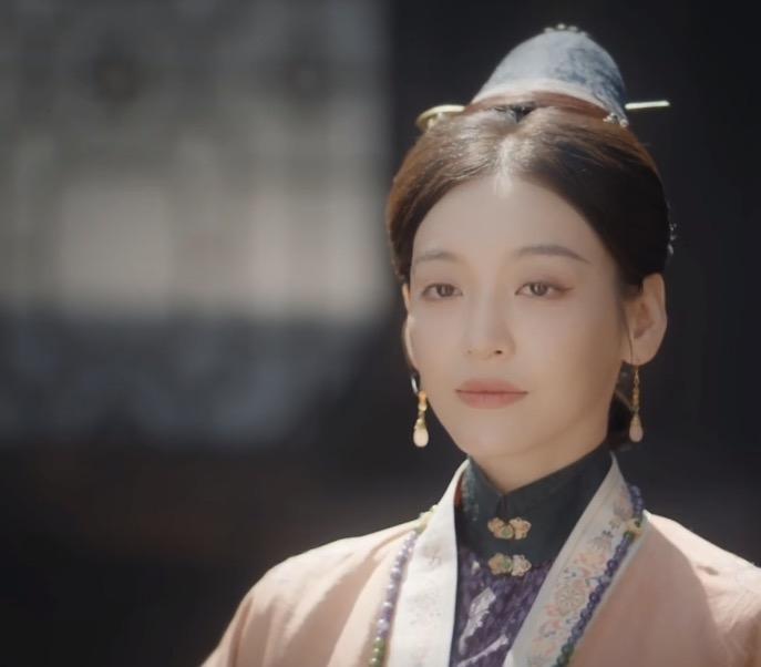 傅家大嫂自己都是被买回来的，地位和家里的奴婢差不多 ，还想让自己的弟弟求娶高门贵