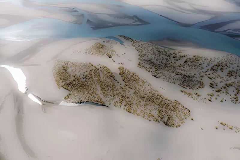 如果塔克拉玛干沙漠变成绿洲，会是好事吗？

中国花大力气治沙，把沙漠一步步变成绿