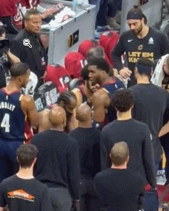 米切尔鼓舞士气无人回应骑士被横扫米切尔道歉东决G4骑士惨败出局 米切尔还在鼓励大
