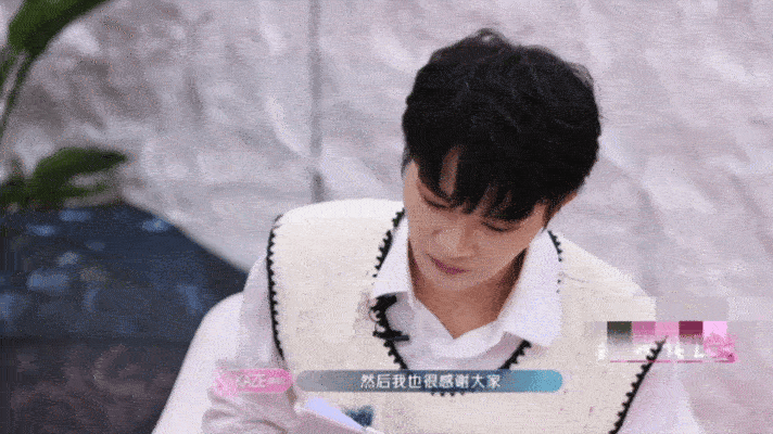 周深被KAZE的礼物惊到 周深的reaction太真实了！KAZE又送神秘礼物又