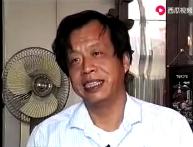 1977年，李银河刚刚大学毕业，在《光明日报》史学组当编辑。一天她从朋友那偶然读